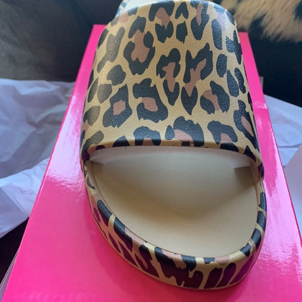 Corey’s Leopard Slides - Picture 1 of 6